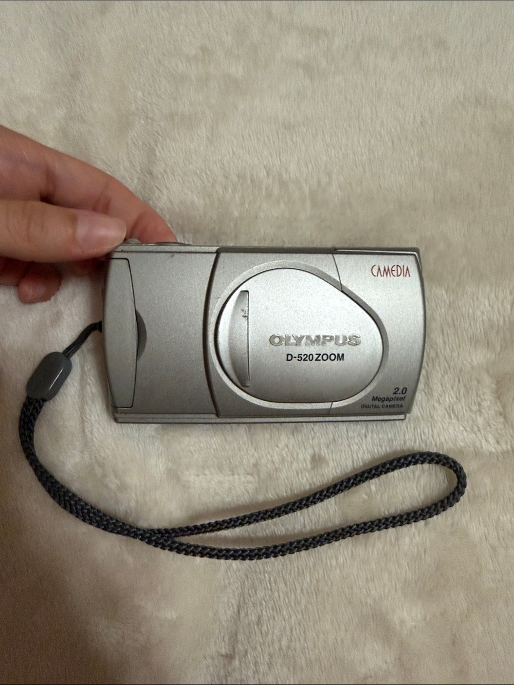 Olympus Silver Compact Point-and-Shoot Digital Camera D-520 Zoom